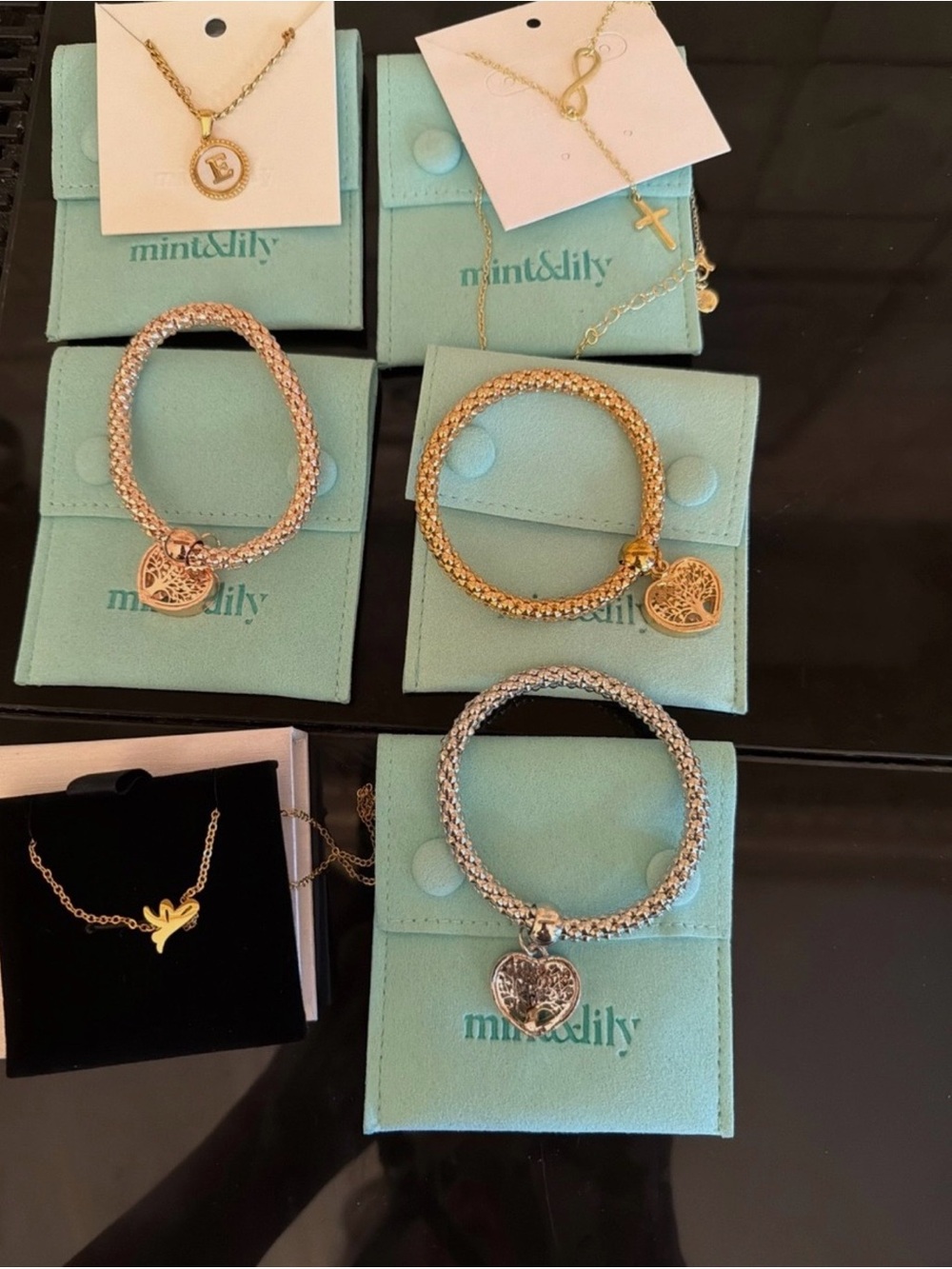 Lot of Mint & Lilly all for (1) price 6 pieces all together.